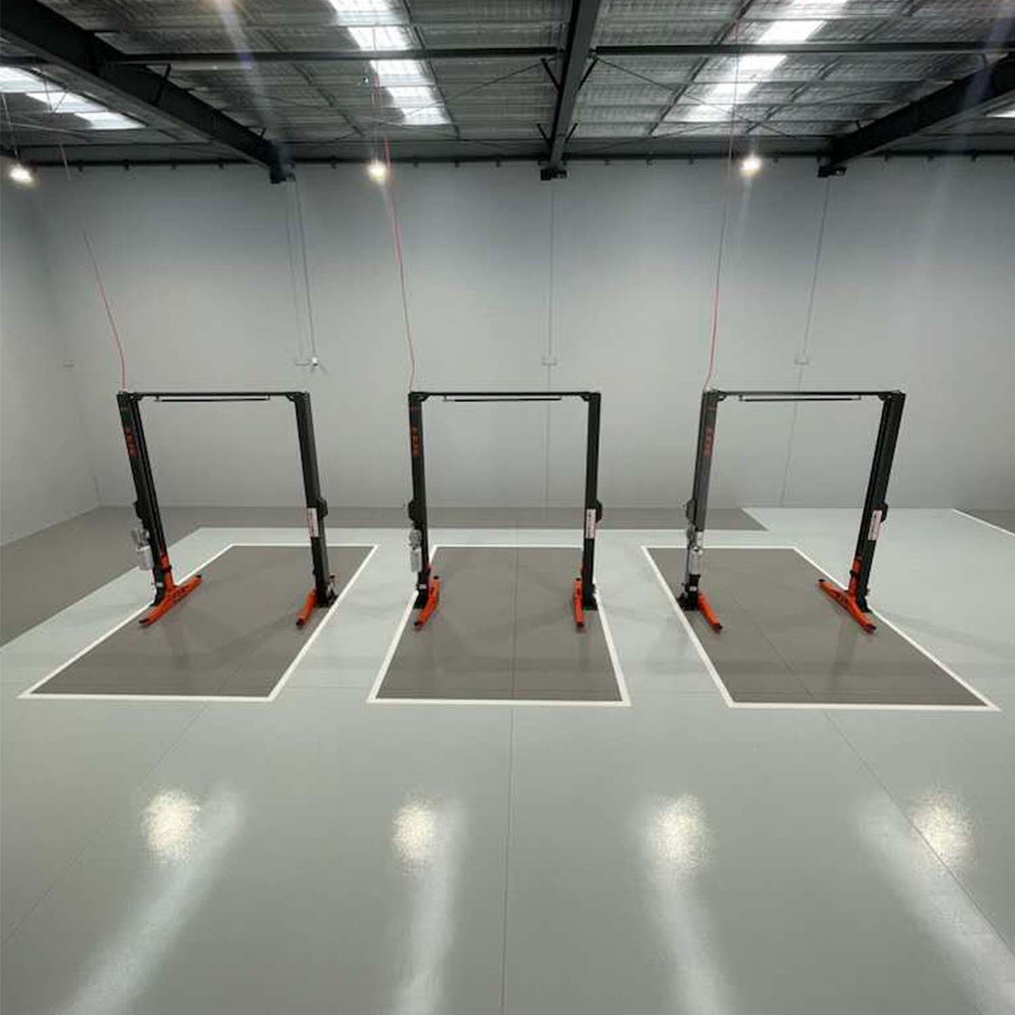 2 Post Clear Floor Hoist - 4.5 Ton | EE-C10V2