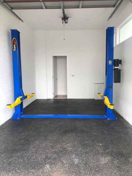 2 Post Hoists | Tufflift